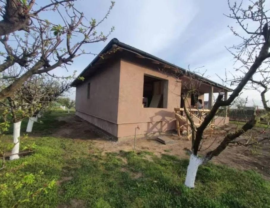 Vand case pe structură metalică si Cabane afrem oferim garantie 30 ani