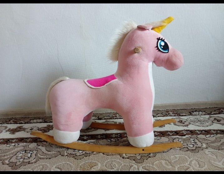 Продам детскую лошадку