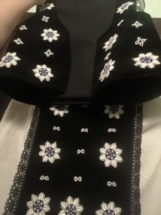 Costum popular fetite