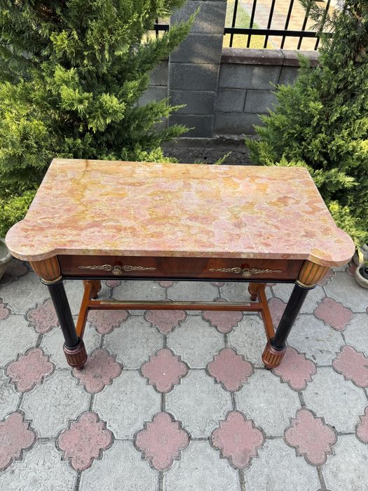 Comodă - masa de scris din lemn masiv, cu blat marmură