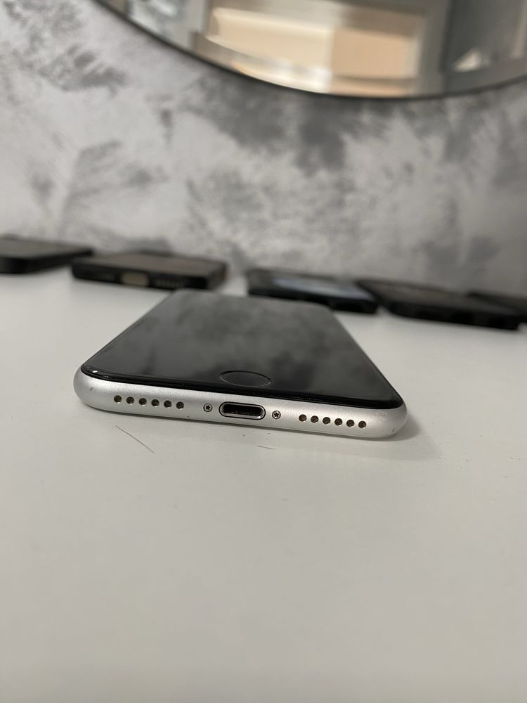 Iphone SE 2020 - Отличен