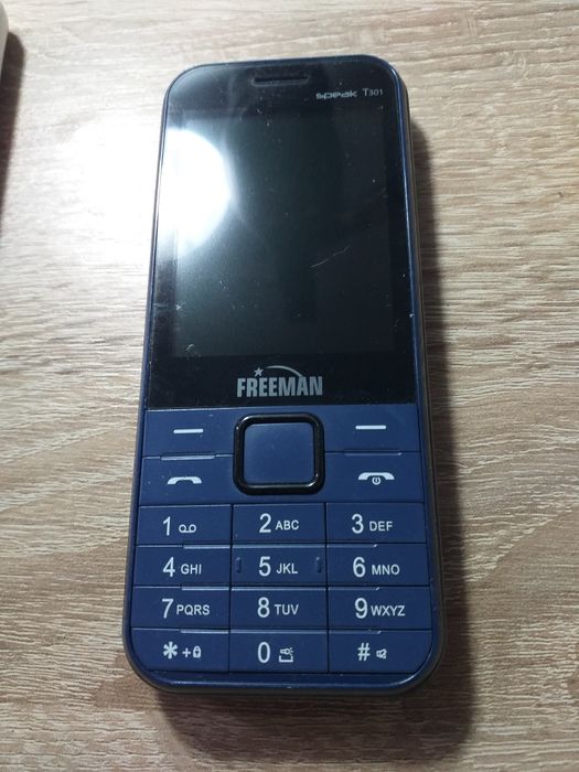 Vand telefoane cu butoane/taste