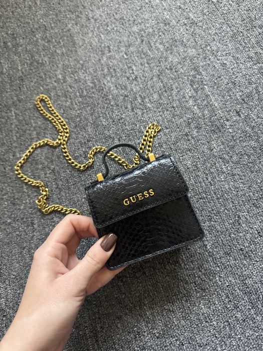 Чисто нова Мини кокетна чантичка Guess