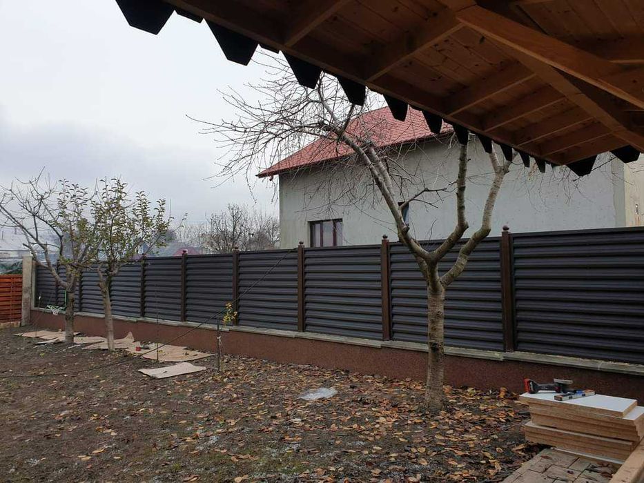 Garduri si porti din panou stil jaluzea de diferite modele la comanda