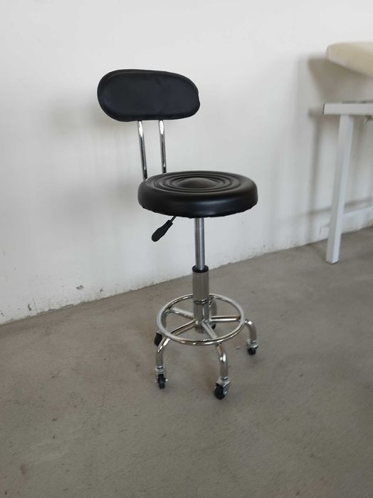 Пуфик для косметолог