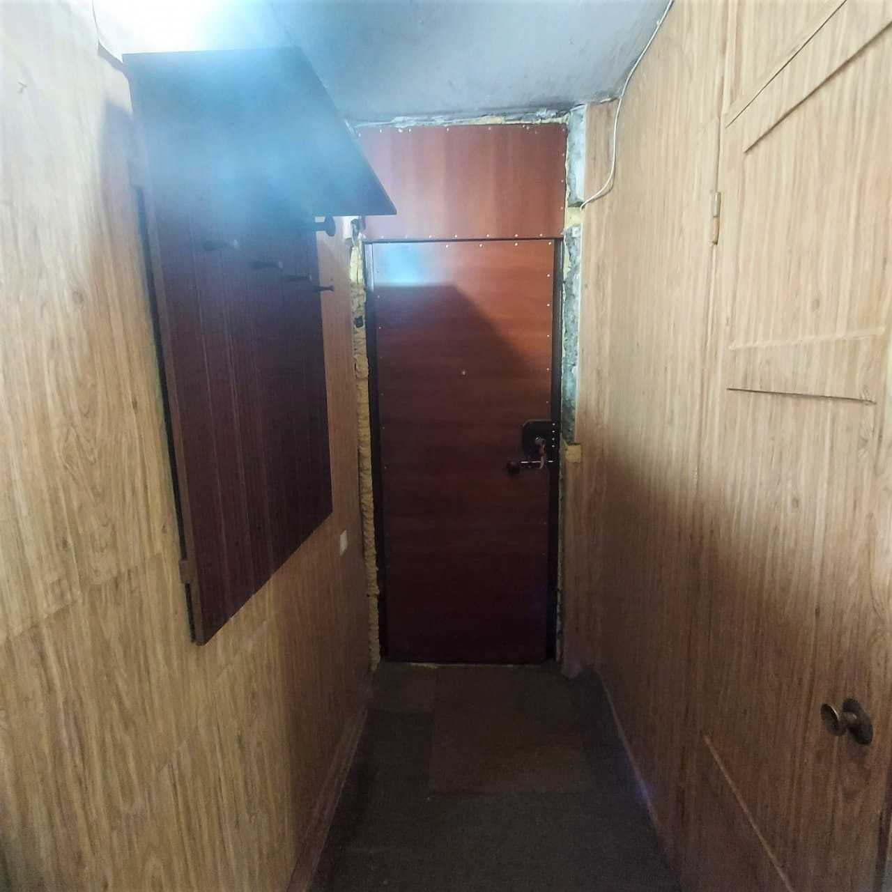 Продам 2-х комнатную квартиру в спальном районе города на Ержанова.