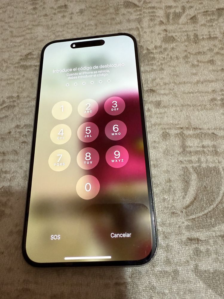 Iphone 15 plus - iCloud /заключен/