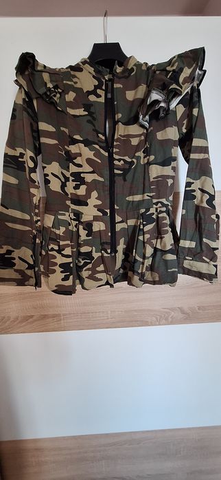 Дамско камуфлажно яке