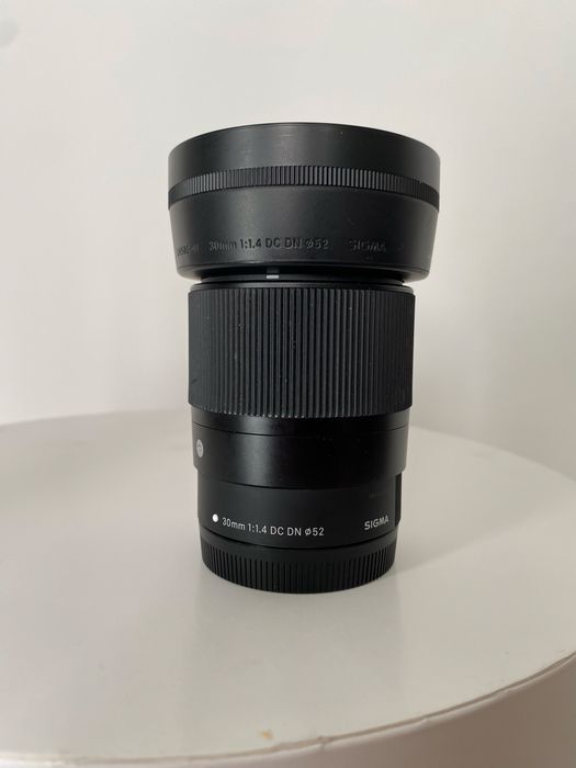 Sigma DC DN f 1.4 за канон M mount.
