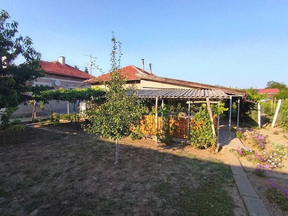 Селска къща за продажба в с. Ряхово