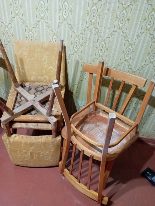 Стулья и табуретки