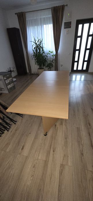 Masa pliabila pal 8 persoane