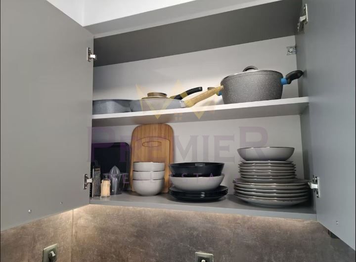 Дава се под наем Тристаен апартамент в Варна, Център - 95 кв.м за 800 € - Снимка #5