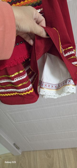 Народна носия за момиче