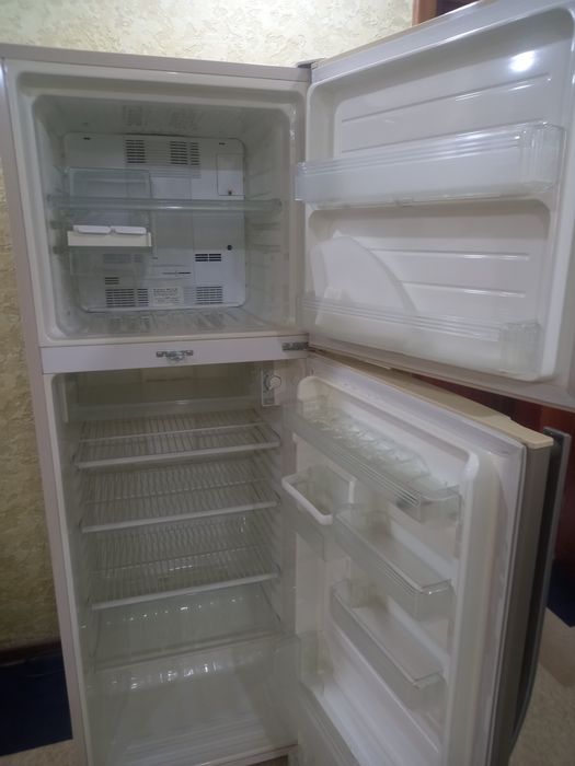 Холодильник трюмо