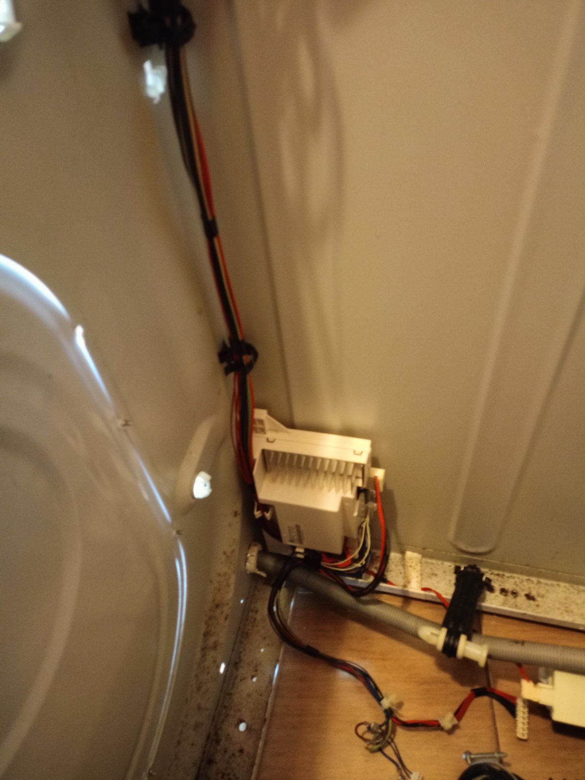 Пералня Indesit IWC71282 за части
