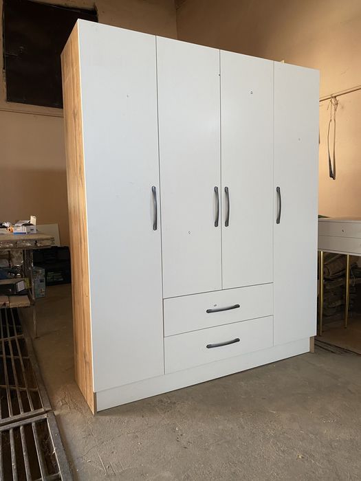 Шкаф  новый  75000 камот 22000