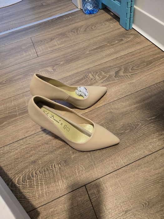 Pantofi nr 38 nude