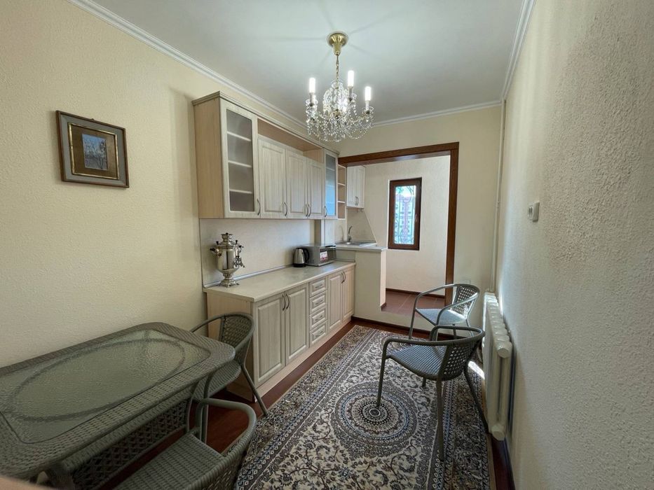 Продается 2 х ком метро новза с мебелью