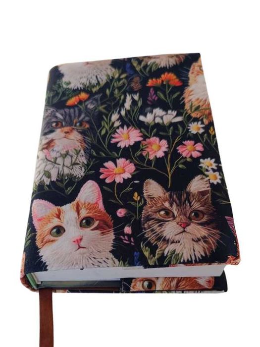 Калъф за книги с котки и кучета