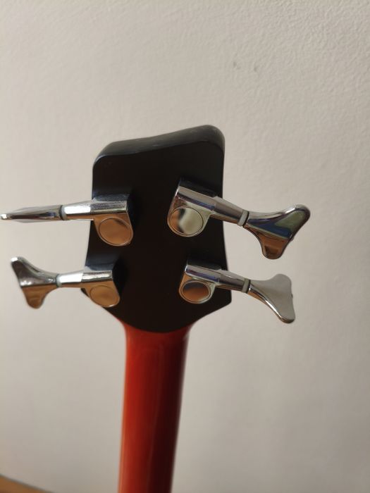 Cheetah електро-акустична бас китара