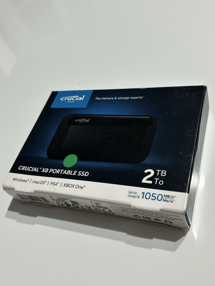 SSD extern Crucial X8, 2TB, 2.5", USB 3.0, Negru SIGILAT