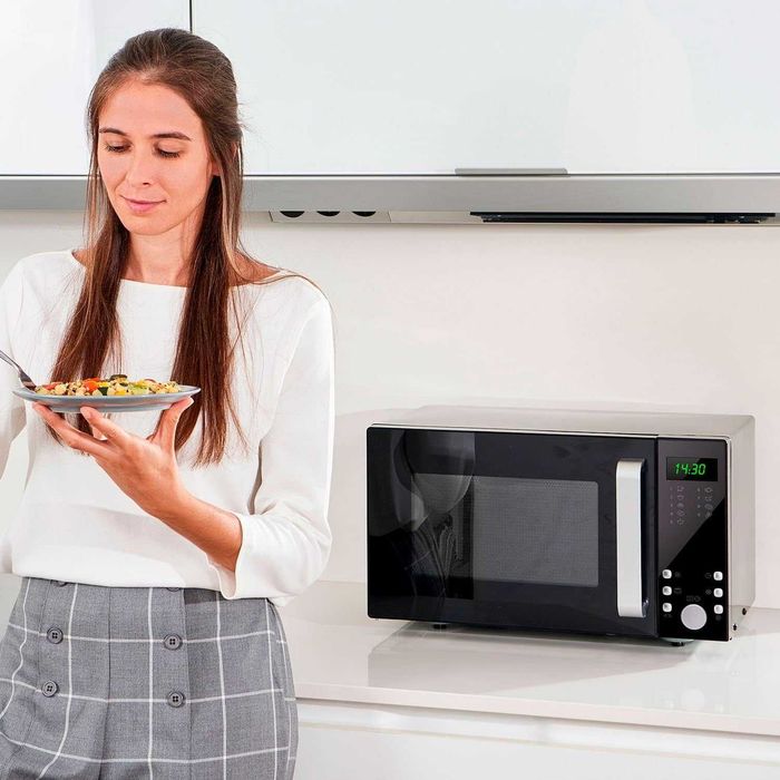 НОВА Микровълнова фурна с грил Black and Decker 900W  с Гаранция