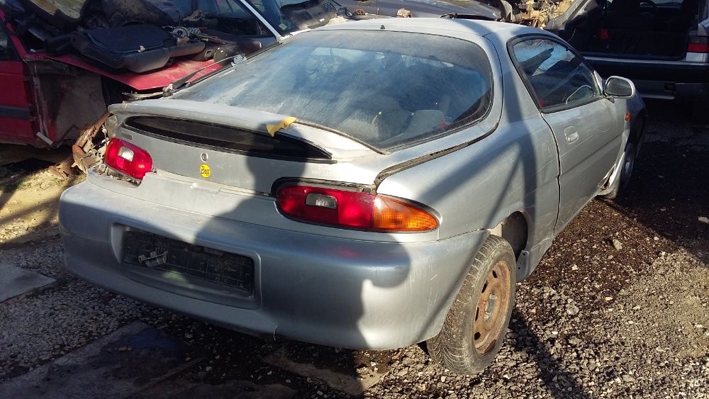 Мазда МХ3 1.8 Mazda MX3 1.8i на- части