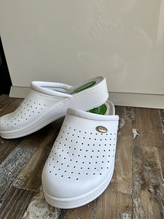 Saboti medicali marime 36