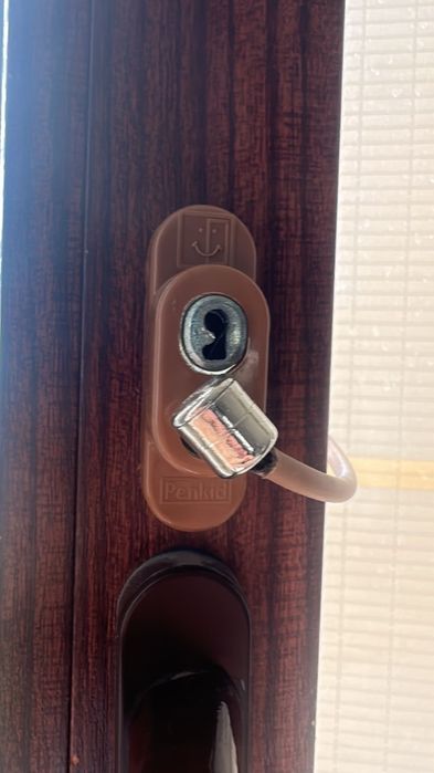 Ремонт окон и дверей. Евгений