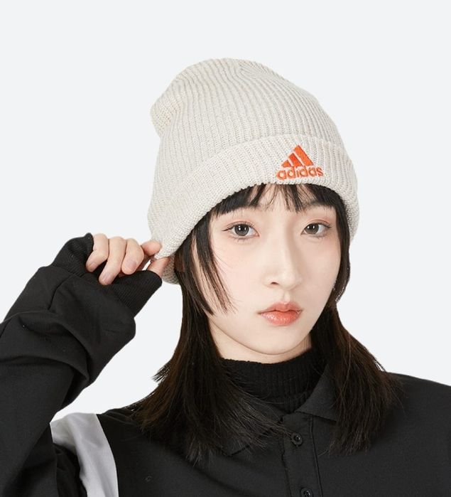 Оригинална дамска шапка Adidas