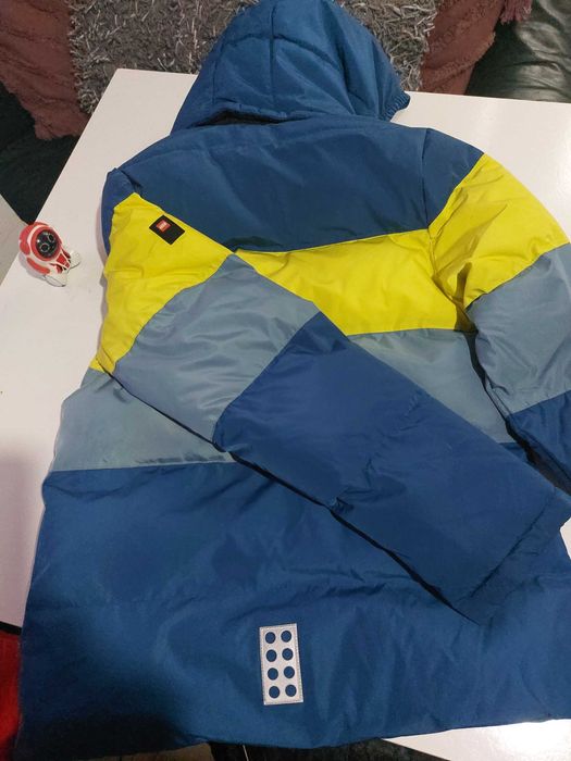 Зимно , топло яке на  LEGO