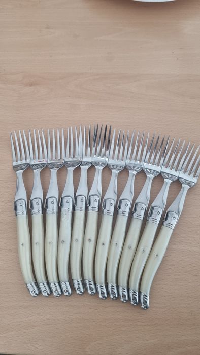 Tacamuri asortate Laguiole Originale