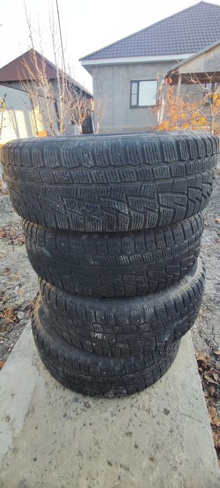 Продаю шины с дисками R14 зимние (липучка)