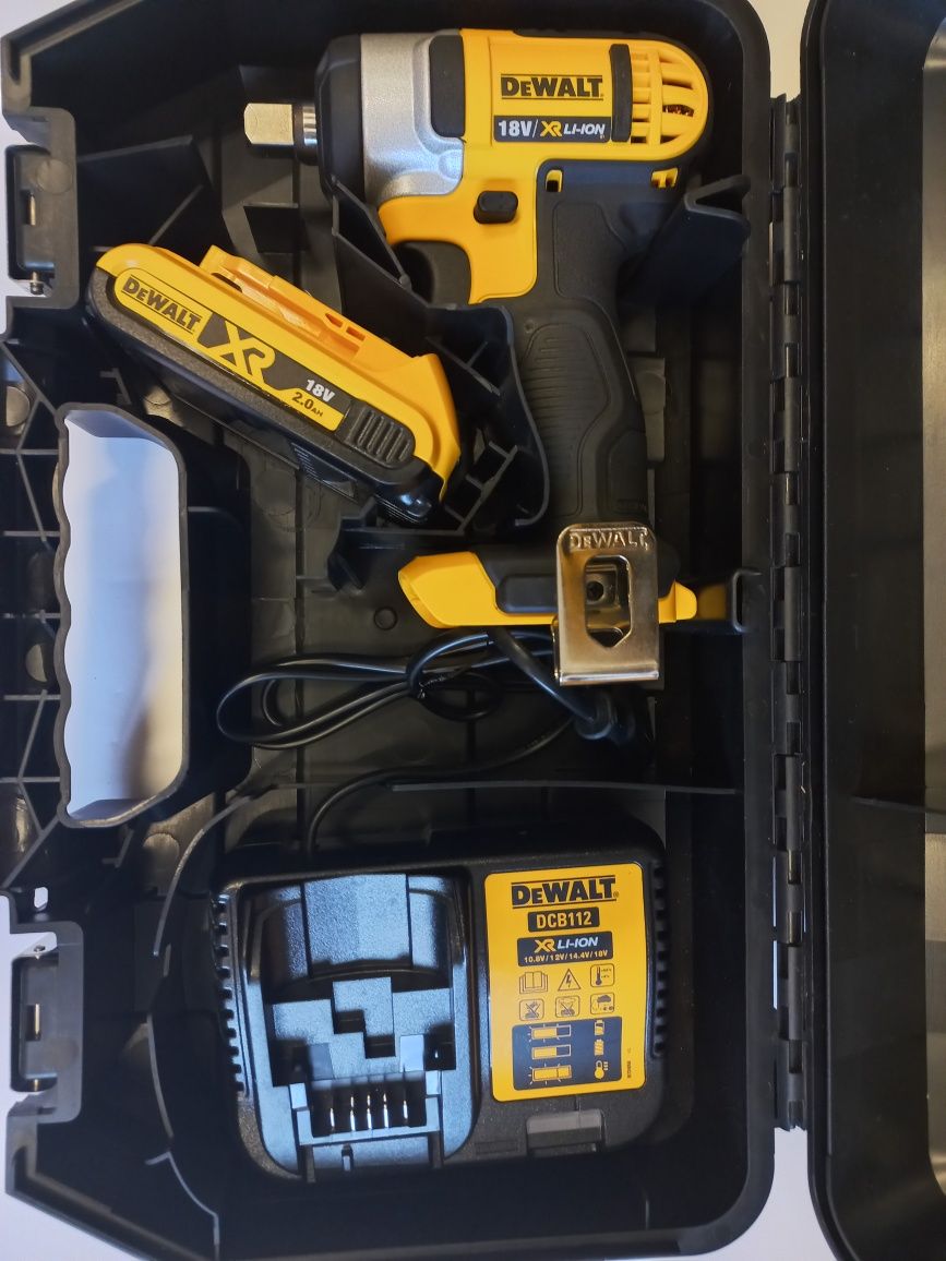 Гайковерт DeWalt DCF880,Батерия 2Ah,Зарядно DCB112 и куфар