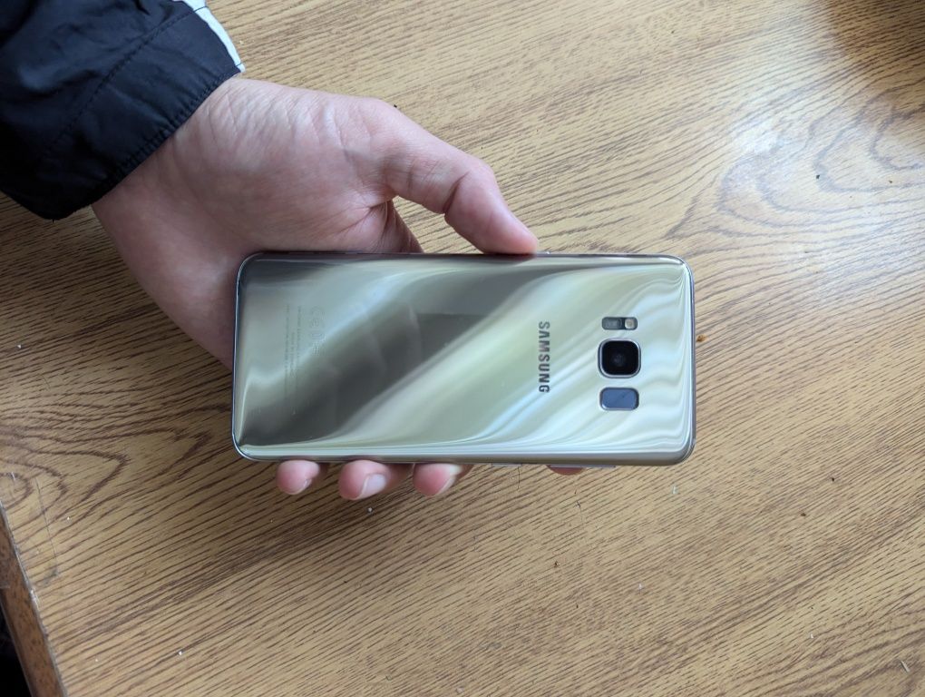 Samsung Galaxy S8 sotiladi srochna