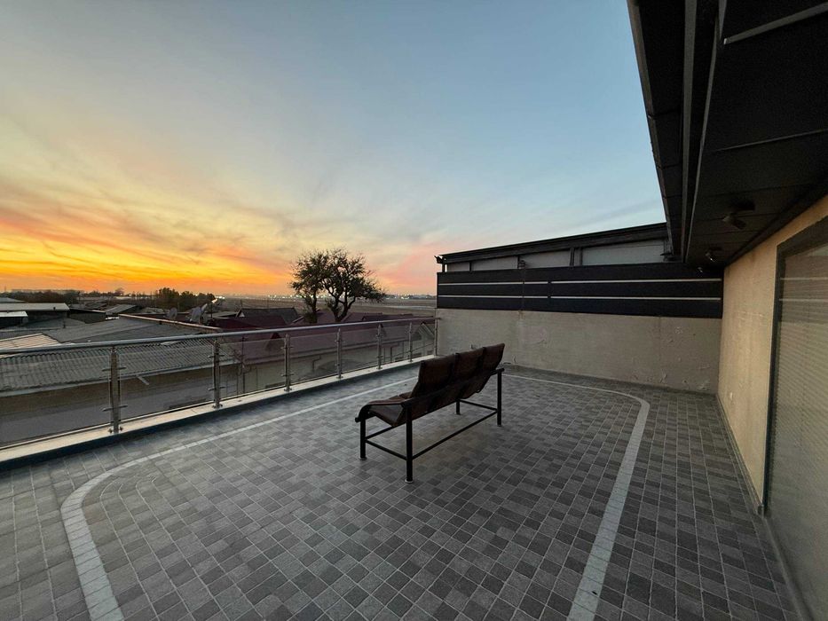 СРОЧНО !! Продаётся квартира в Мирабаде 1,75 сотих 5 комнат