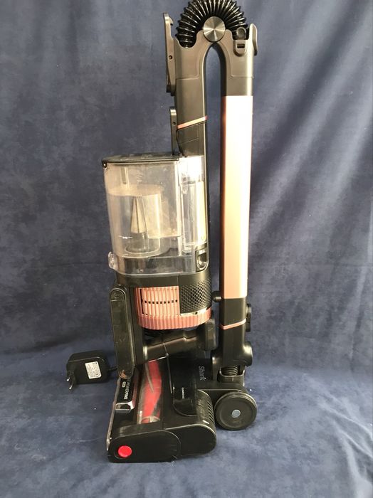 Вертикална прахосмукачка Shark IZ400EU