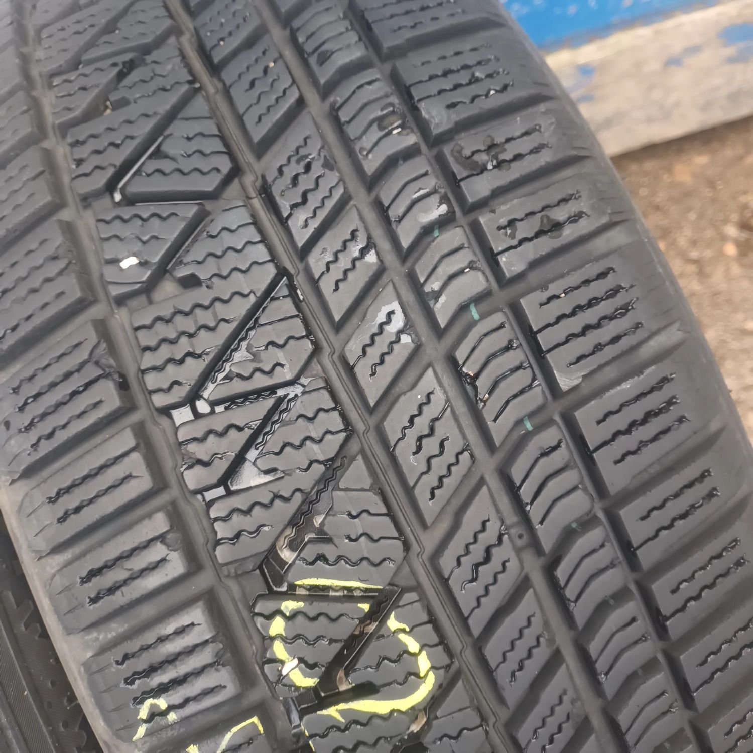 235 60 18 KUMHO 4броя зимни дот 2020г