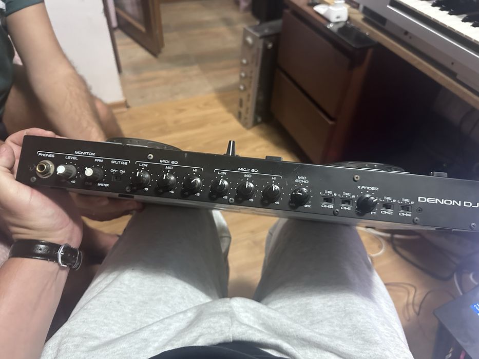 Consola DJ DENON MC6000mk2