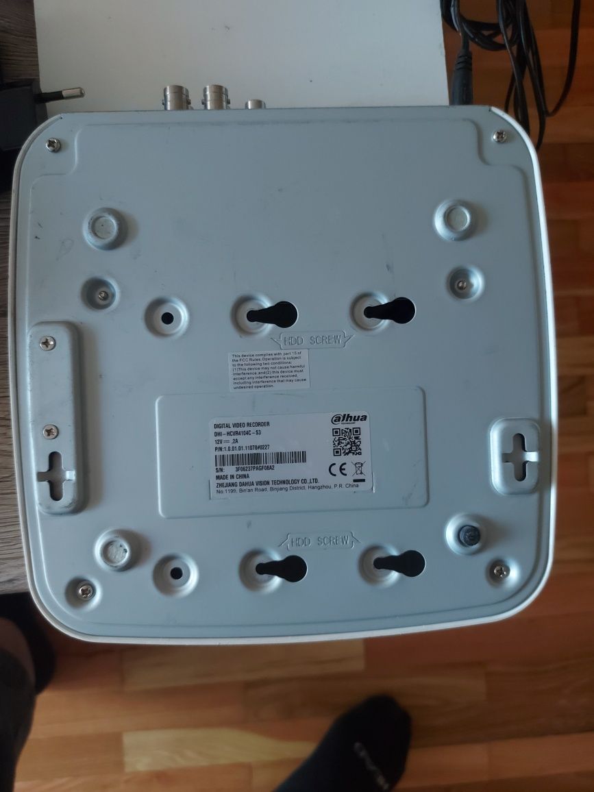 Продава втора употреба камери и ДВР. 2 бр. комплекти .