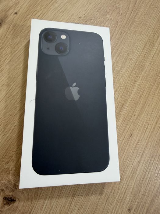 Iphone 13,128 GB -Топ състояние + 5 кейса и протекция за камерата