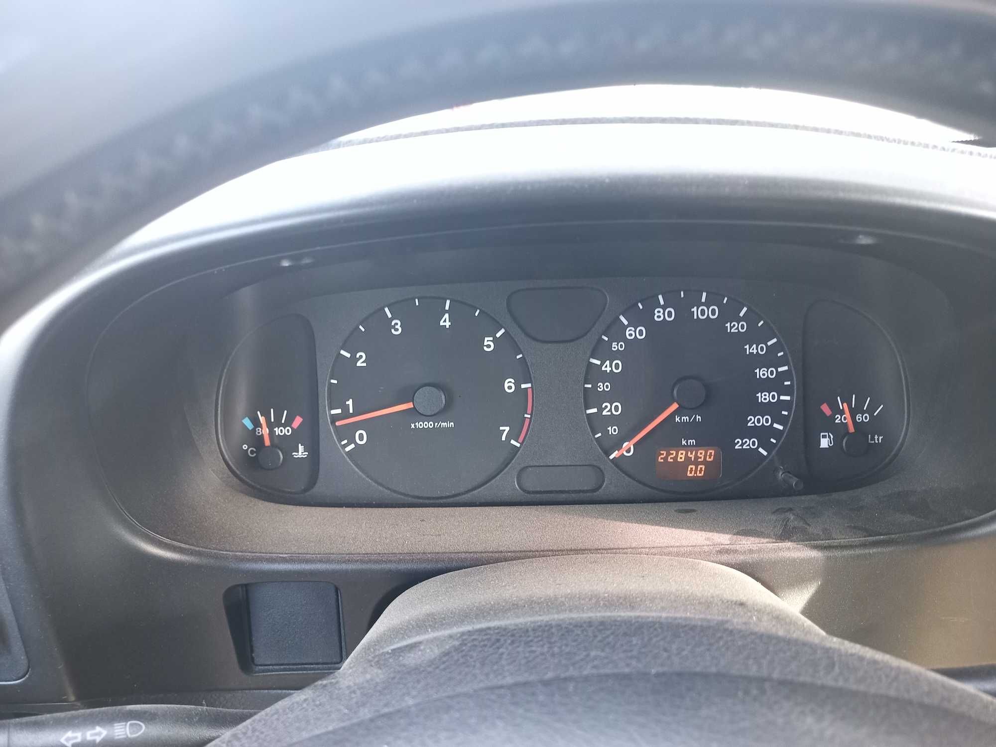 Продавам джип opel frontera 2.2i