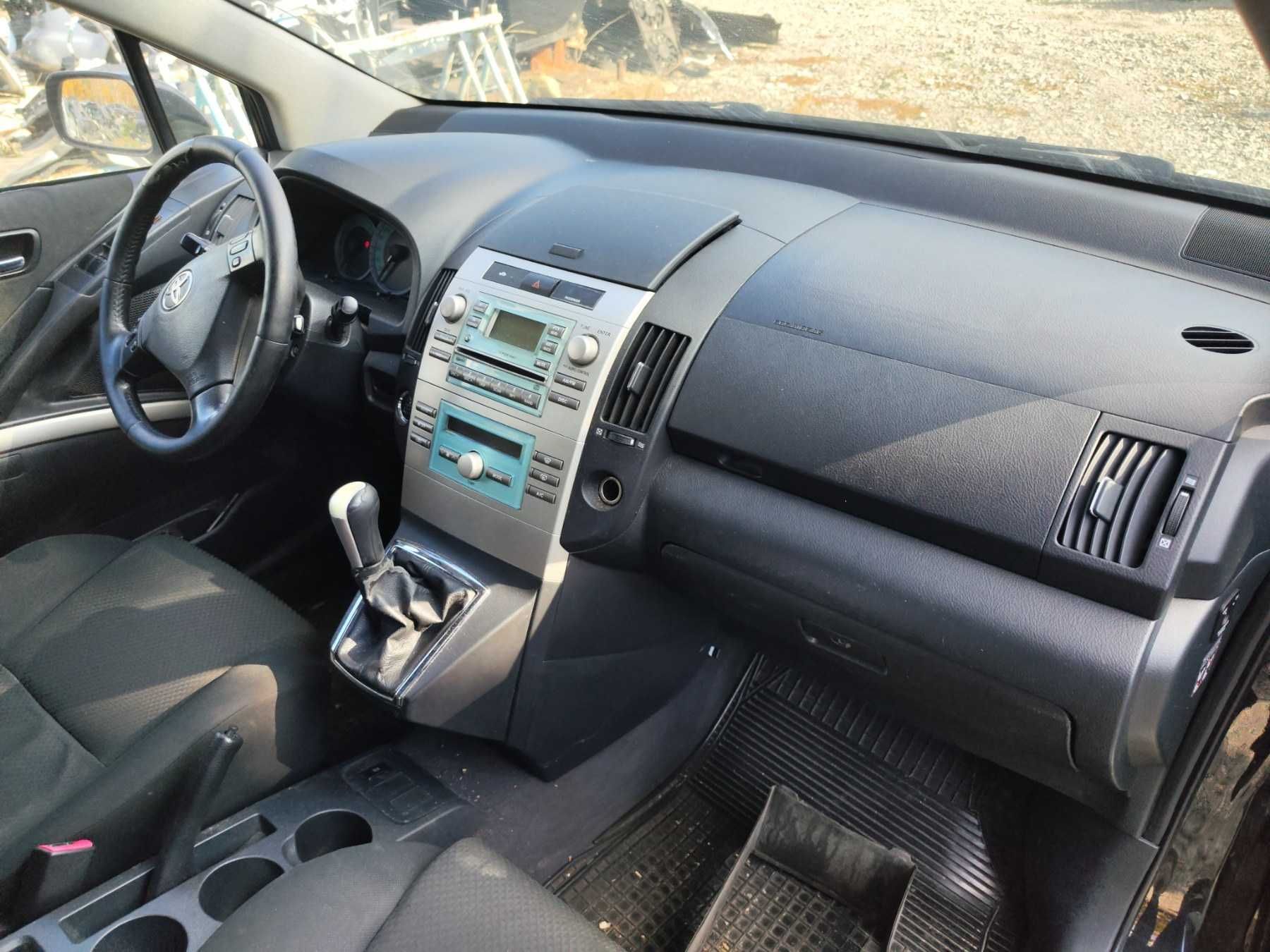 Toyota Corolla Verso 2.2 136кс на части тойота корола версо