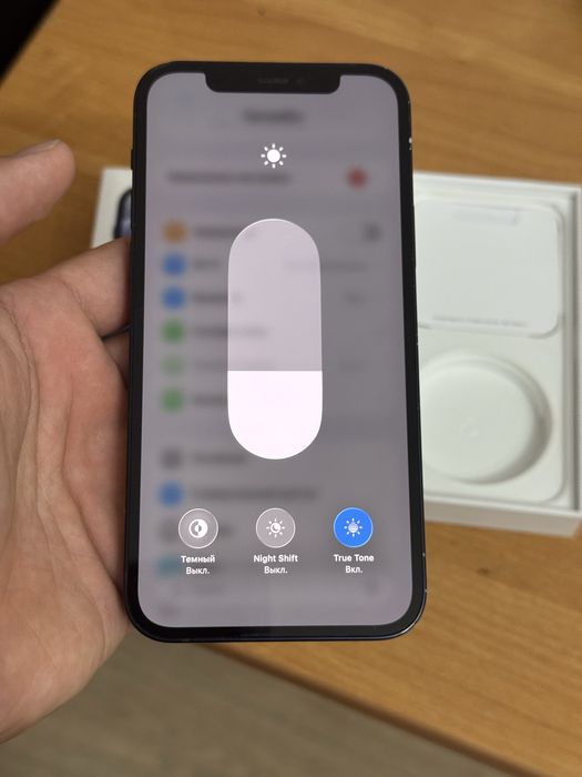 Айфон 12 в идеальном состоянии