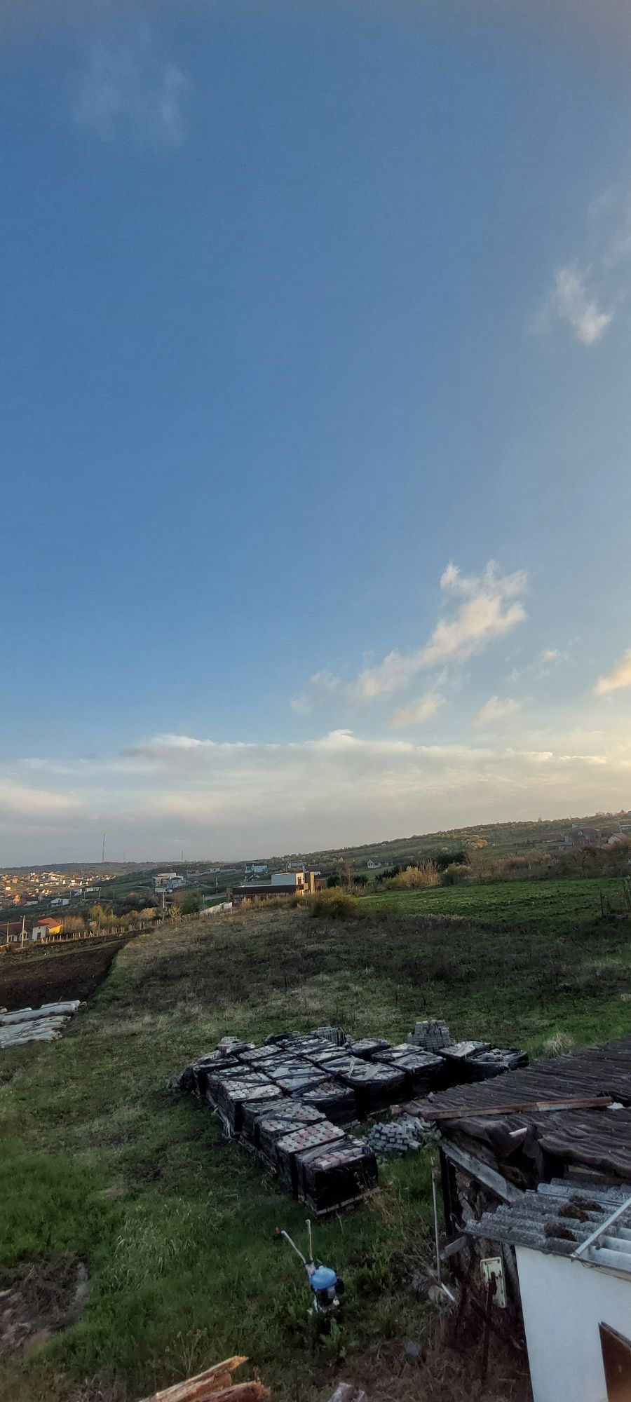 Casa de vanzare cu teren mare