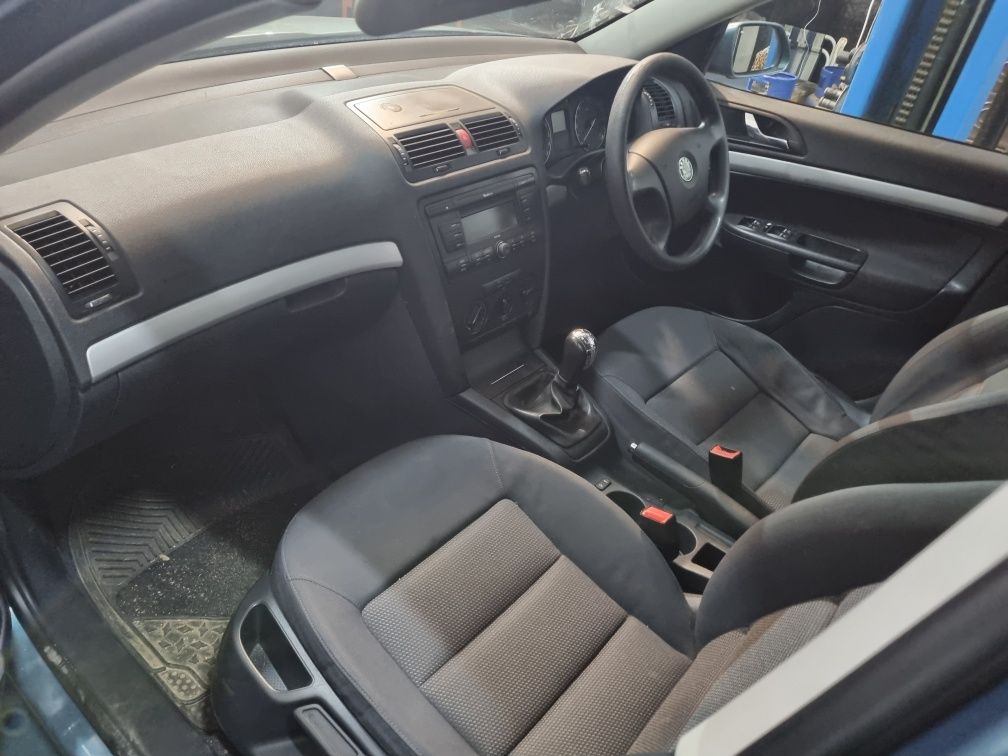 Dezmembrez/Dezmebrari vw skoda octavia 2