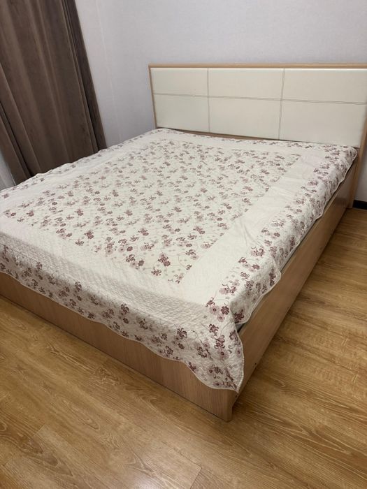 Двухспальная кровать