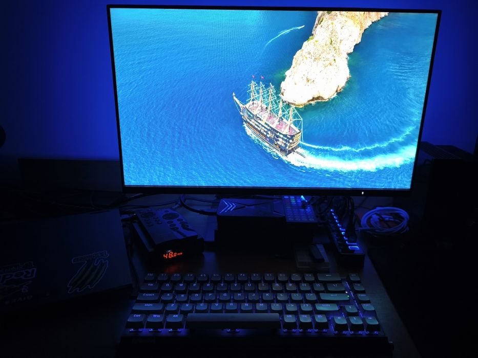 Vând monitor EIZO Flexscan EV2450