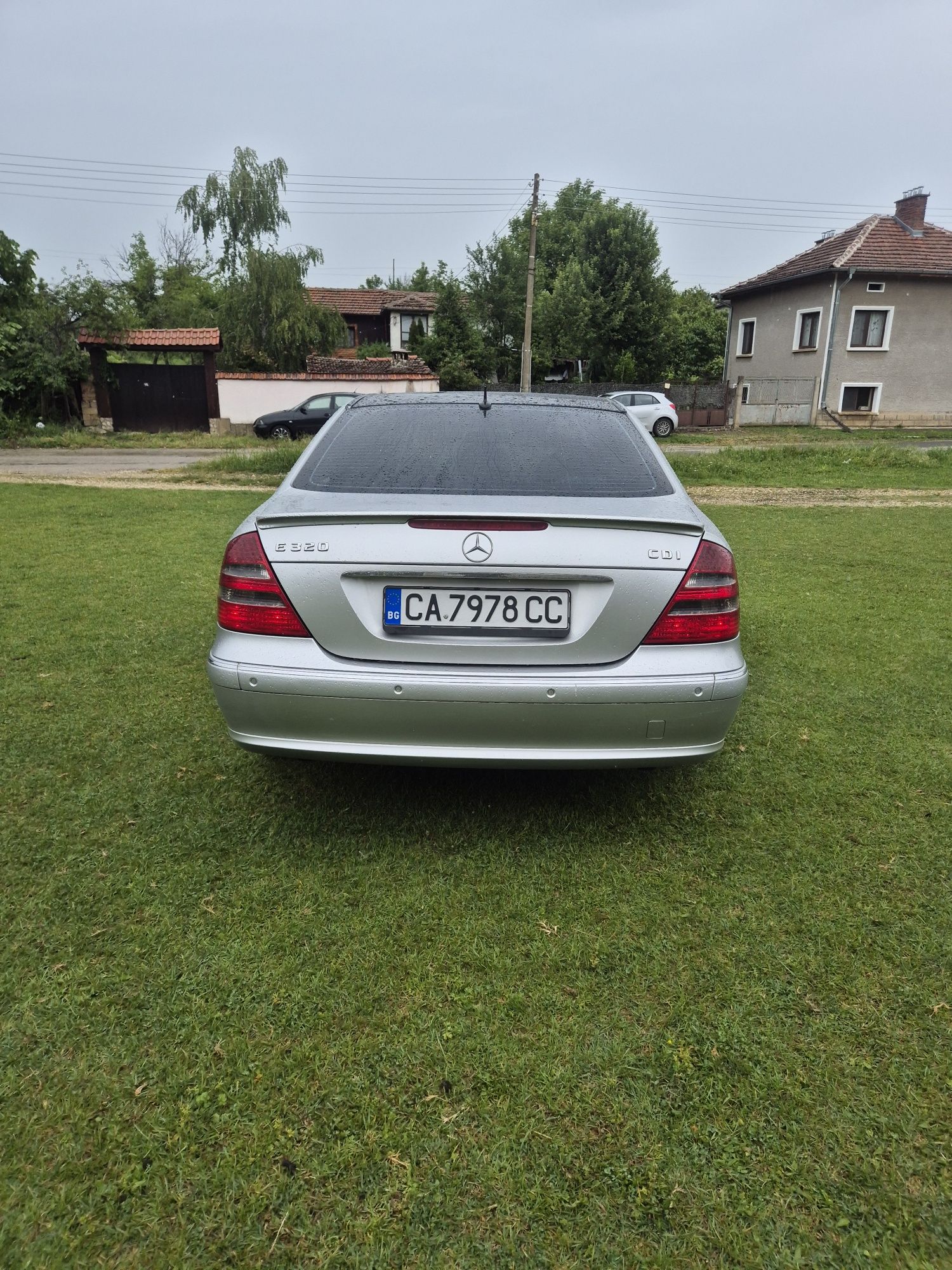 Mercedes-Benz 320